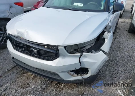 2020 Volvo Xc40 T5 R-Design z USA, uszkodzony, nr VIN YV4162UM1L2172927